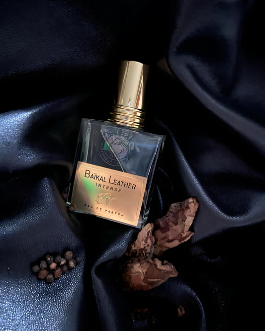 عطر نيكولاي بايكال ليذر إنتنس